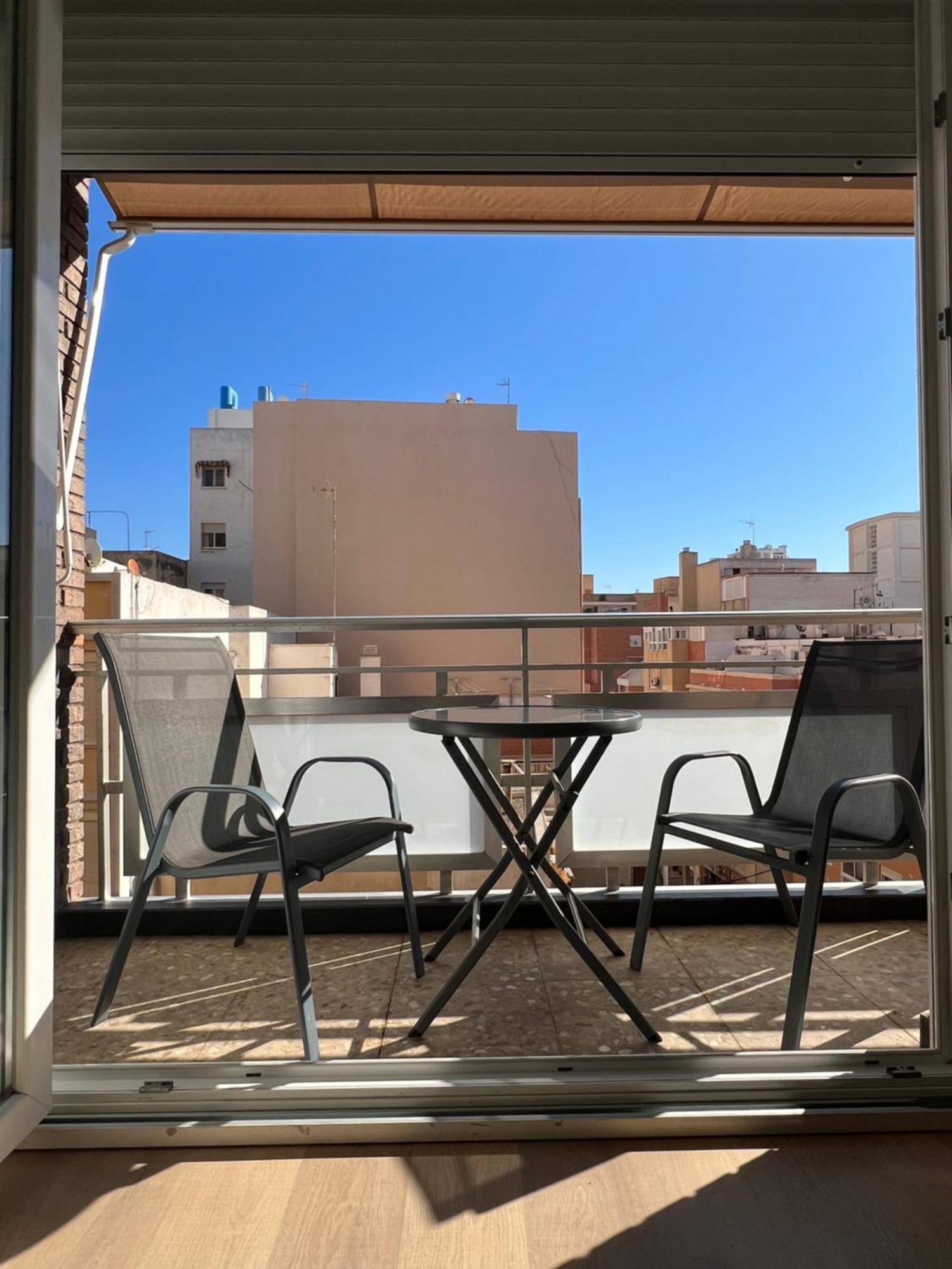 Playa Calle California, Parking Apartment Almería